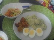Gekochte Eier mit Sahne-Bechamel-Kartoffeln, gebratenen Blumenkohl und gemischten Salat - Rezept - Bild Nr. 2