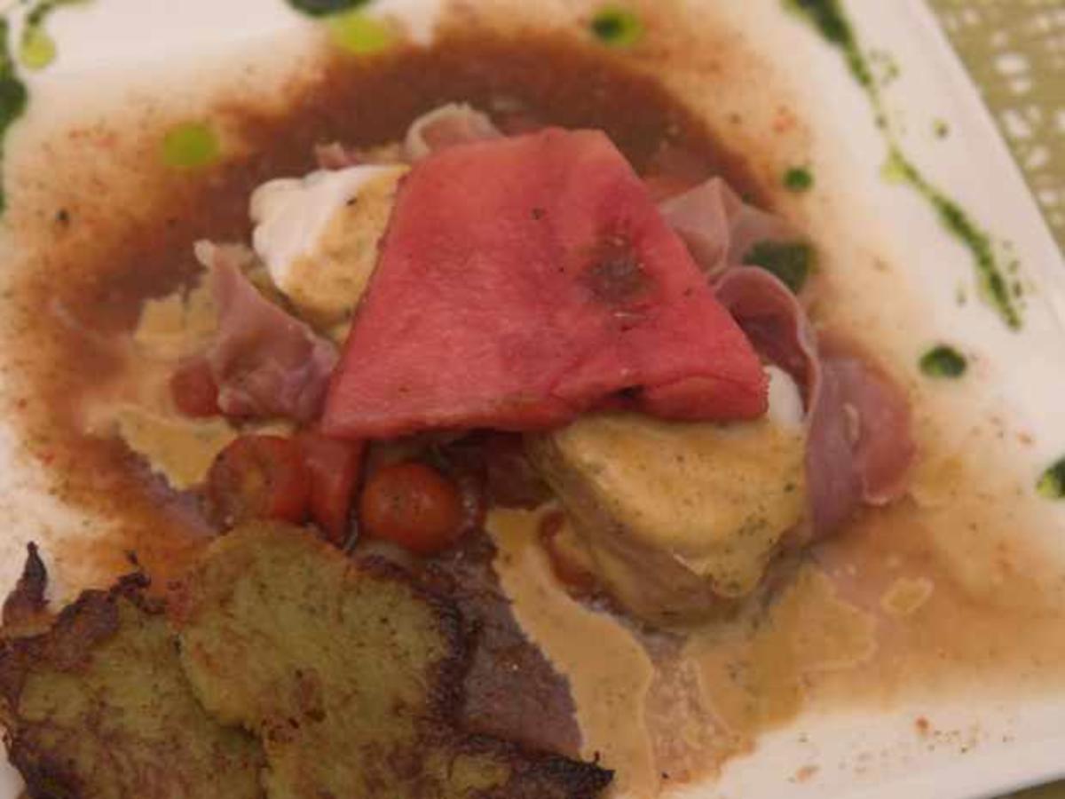 Seeteufel mit Melonen Kirschtomaten Ragout und Strauchtomaten Fumet ... Seeteufel mit Melonen Kirschtomaten Ragout und Strauchtomaten Fumet ...