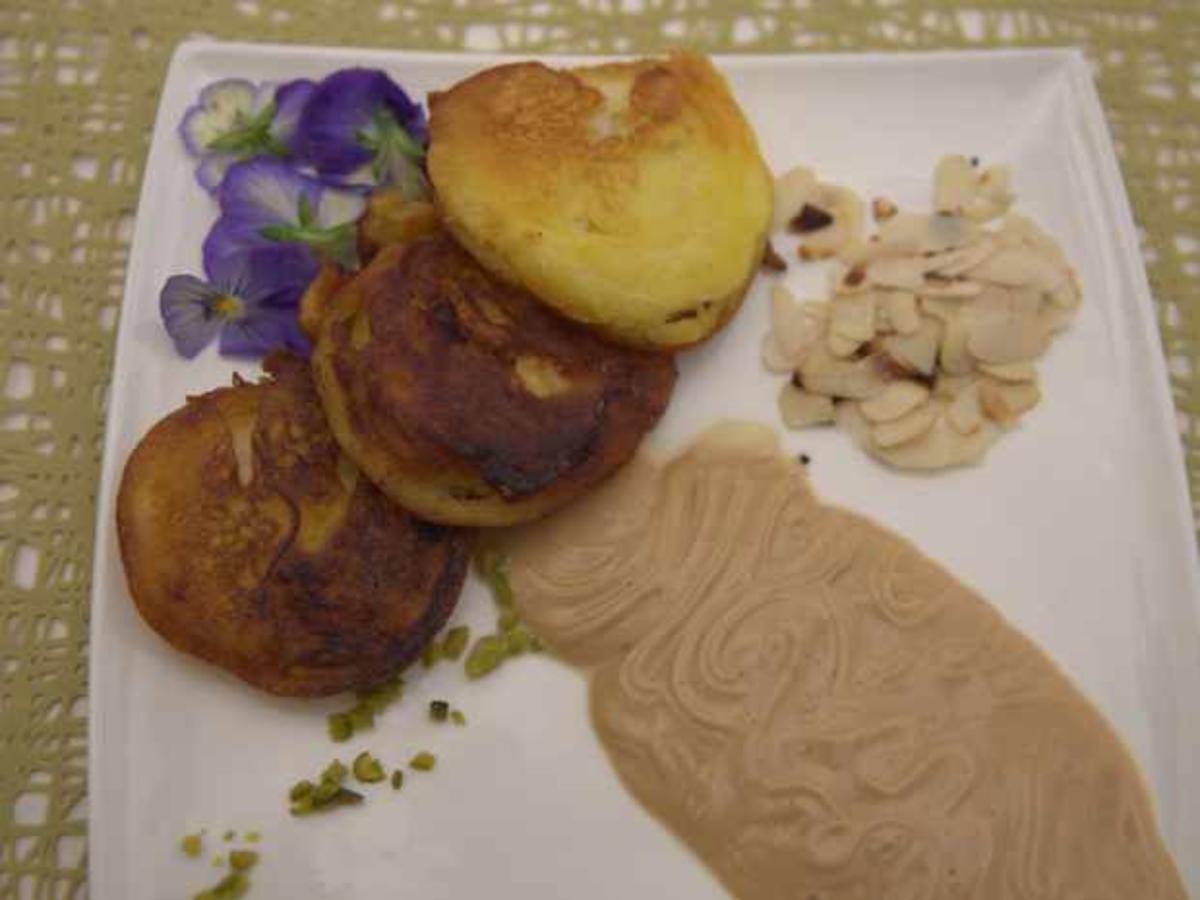 Apfel-Beignets mit aufgeschlagener Erdnuss-Dulcey-Schokoladen-Ganache ...