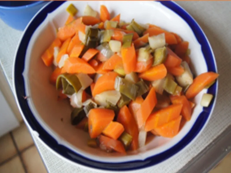 Rezept: Tafelspitz mit Bouillon-Gemüse, Meerrettich-Sauce und Kartoffeln Bild Nr. 16899 Tafelspitz mit Bouillon-Gemüse, Meerrettich-Sauce und Kartoffeln - Rezept - Bild Nr. 16899