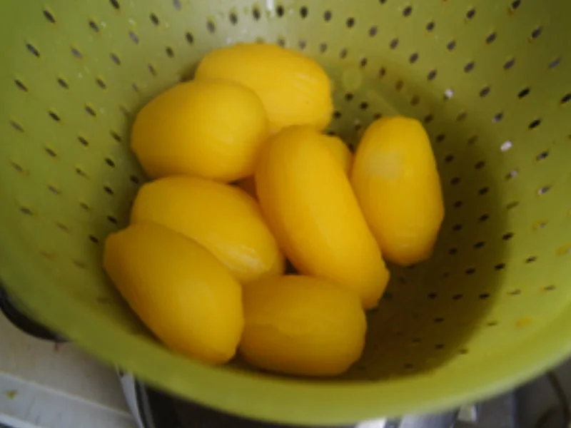 Rezept: Tafelspitz mit Bouillon-Gemüse, Meerrettich-Sauce und Kartoffeln Bild Nr. 16904 Tafelspitz mit Bouillon-Gemüse, Meerrettich-Sauce und Kartoffeln - Rezept - Bild Nr. 16904