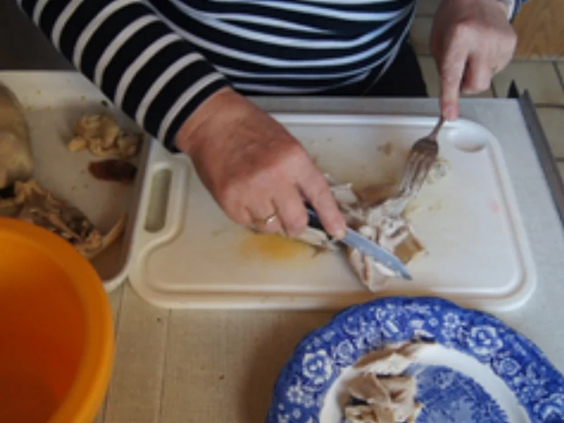 Hühnersuppe mit Suppengemüse und Rosenkohl - Rezept - Bild Nr. 16900