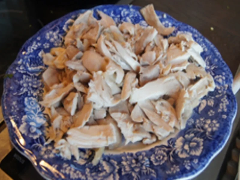 Hühnersuppe mit Suppengemüse und Rosenkohl - Rezept - Bild Nr. 16901