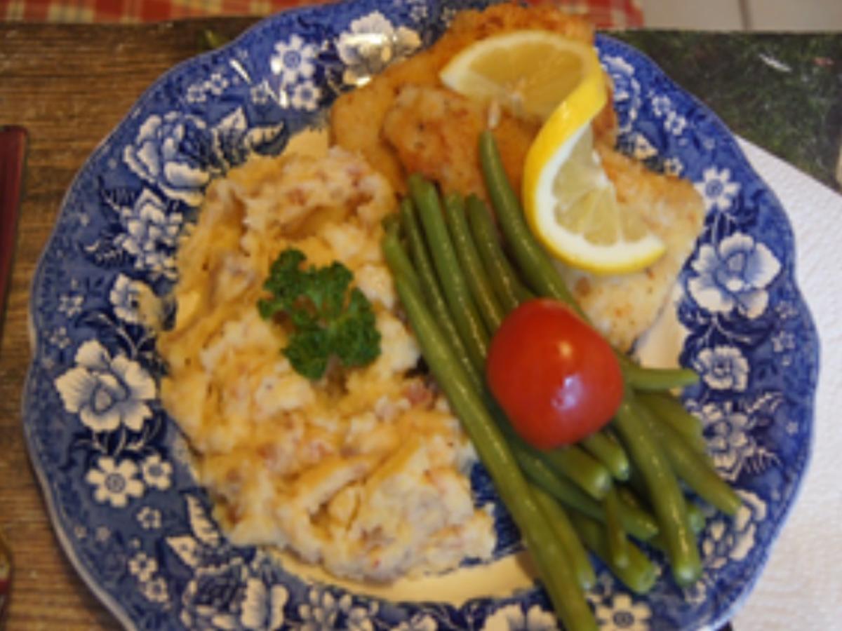 Gebratenes-Seelachsfilet mit Prinzess-Bohnen und Rote-Bete-Kartoffel ...
