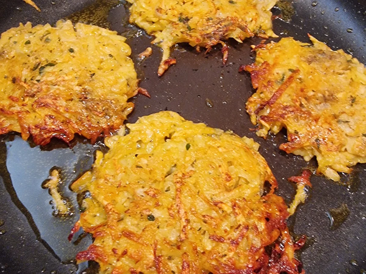 Rezept: Kartoffel-Steckrüben-Rösti mit Fenchelsalat Bild Nr. 16903 Kartoffel-Steckrüben-Rösti mit Fenchelsalat - Rezept - Bild Nr. 16903
