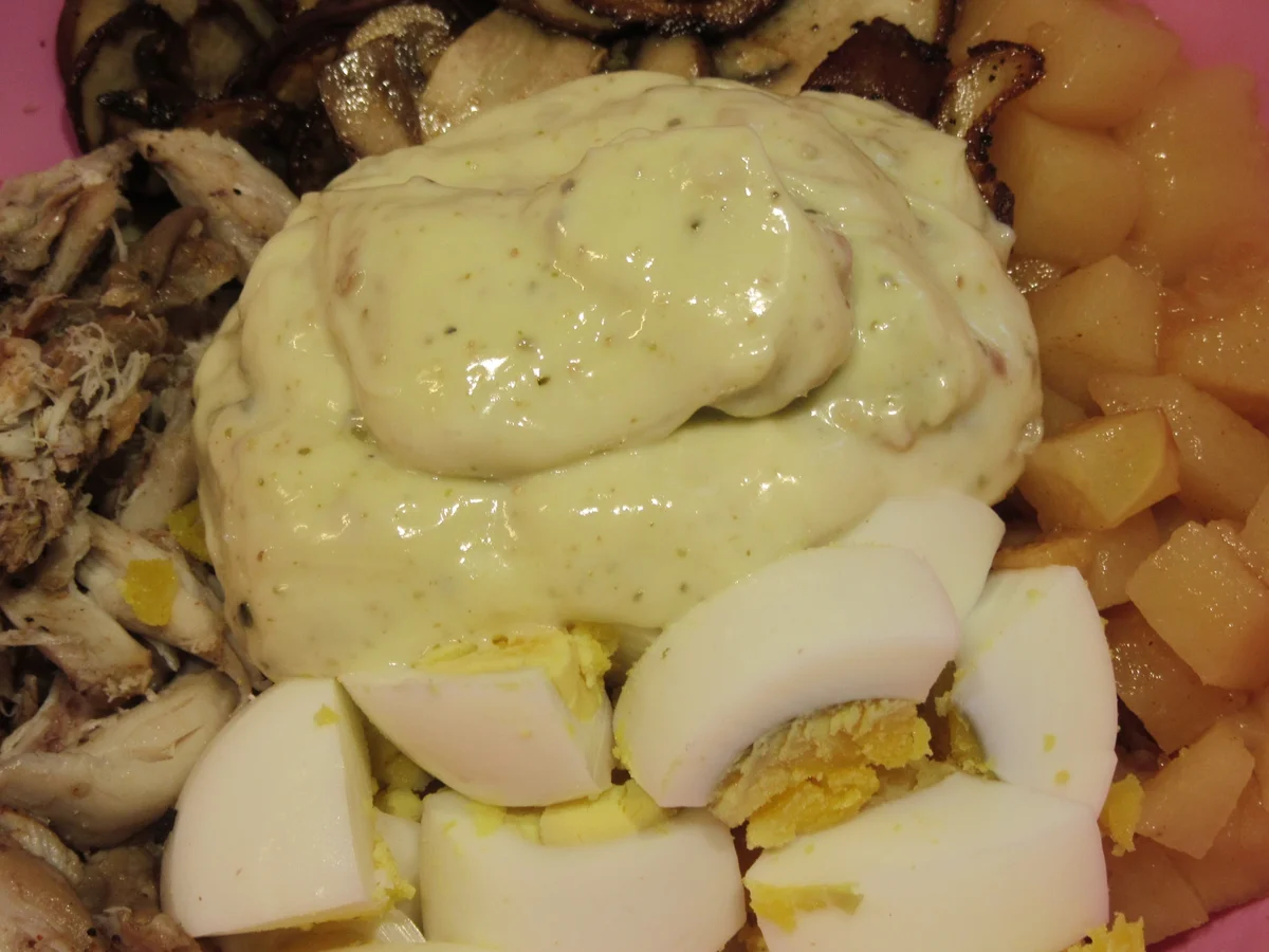 Rezept: Salate: Fruchtiger Hühnersalat Bild Nr. 4 Salate: Fruchtiger Hühnersalat - Rezept - Bild Nr. 4