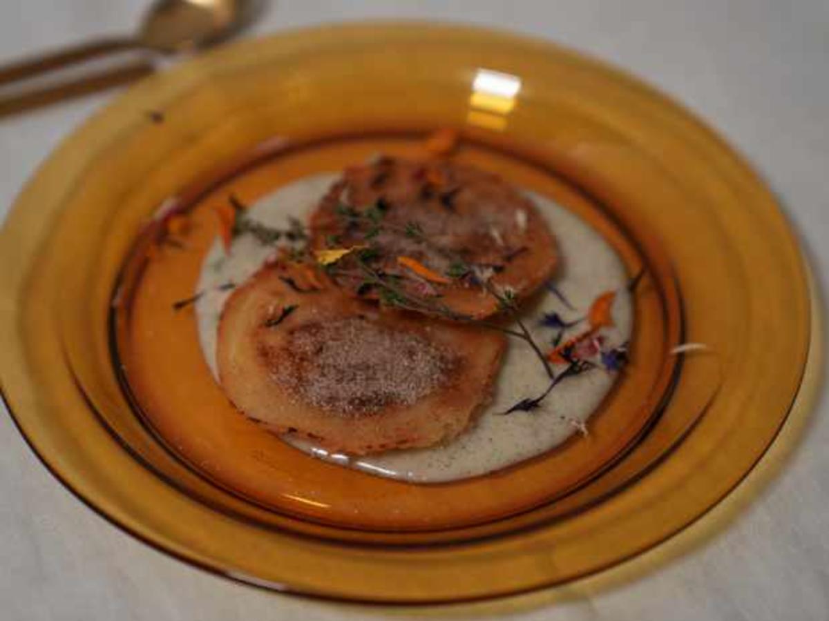 Apfelküchle mit Vanille-Thymiansoße - Rezept - kochbar.de