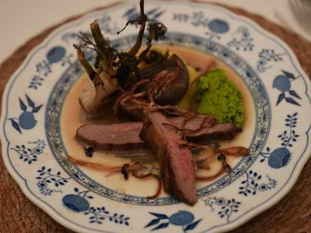 Flank-Steak mit Fenchel, Kartoffelstampf und Erbsenpüree - Rezept - Bild Nr. 16896