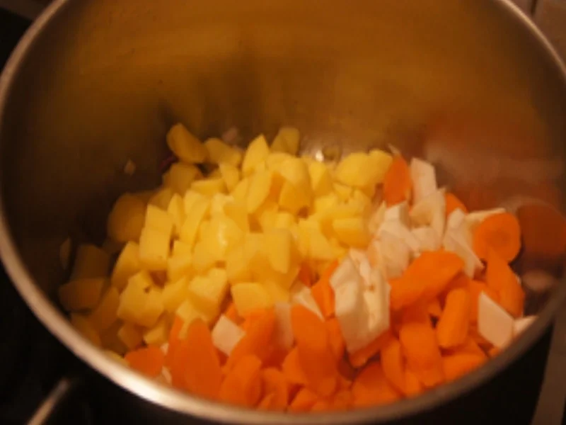 Würzige Möhren-Sellerie-Kartoffel-Suppe mit Ingwer - Rezept - Bild Nr. 10