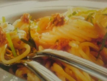 Spaghetti mit Tomatenpesto - Rezept