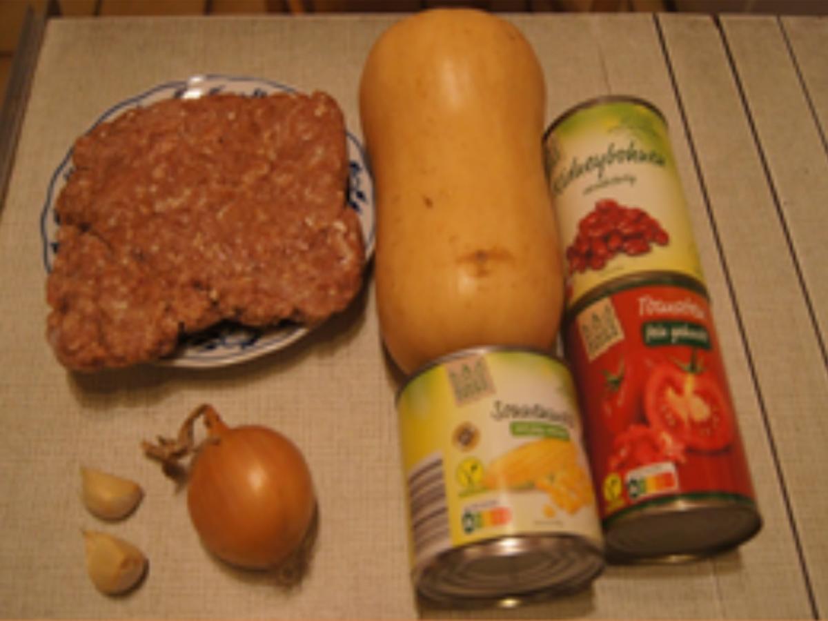 Butternut-Kürbis mit Chili-con-Carne-Füllung - Rezept - Bild Nr. 3