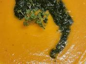 Möhren-Zitronen-Suppe mit Möhrengrün-Pesto - Rezept - Bild Nr. 16899