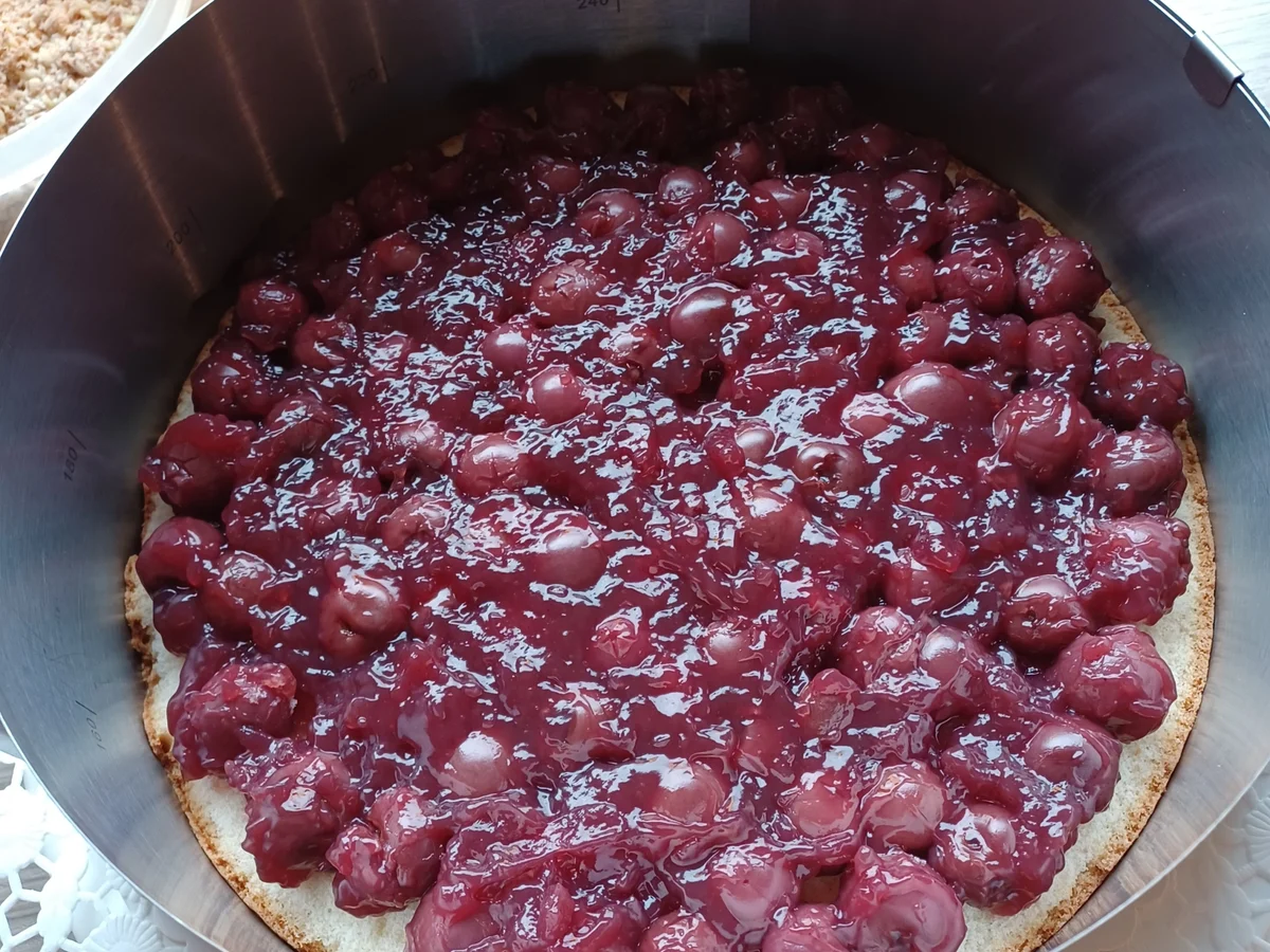 Gebrannte Mandel-Sahne-Torte mit Kirschen - Rezept - Bild Nr. 16907