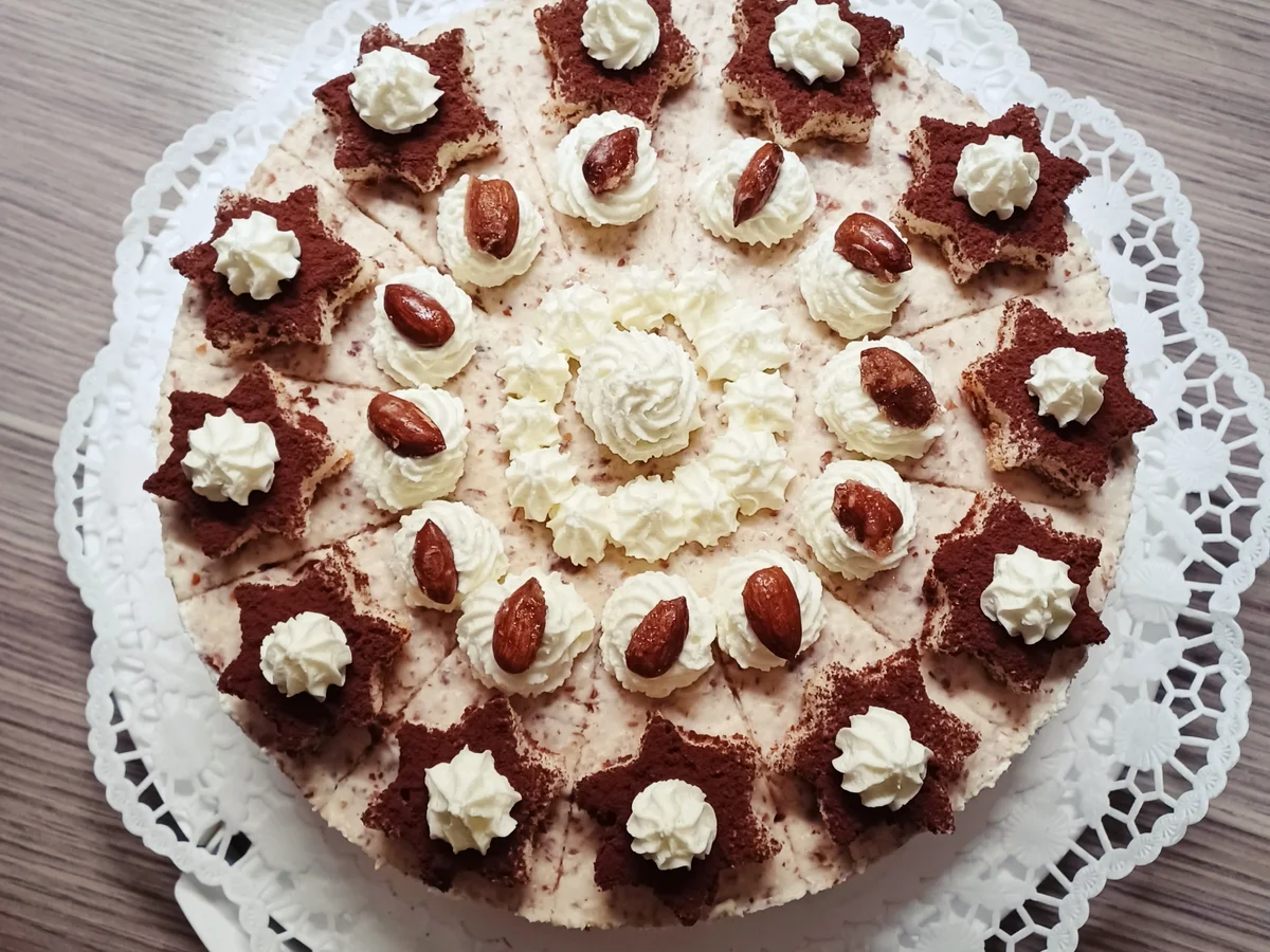 Gebrannte Mandel-Sahne-Torte mit Kirschen - Rezept - Bild Nr. 16914
