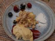 Bayrische Creme auf Beerenspiegel mit Apple Crumble - Rezept - Bild Nr. 2