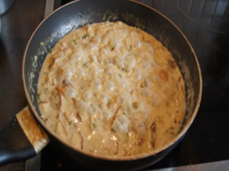 Gekochte Eier auf Rahm-Steinpilzen mit Basmatireis - Rezept - Bild Nr. 16912