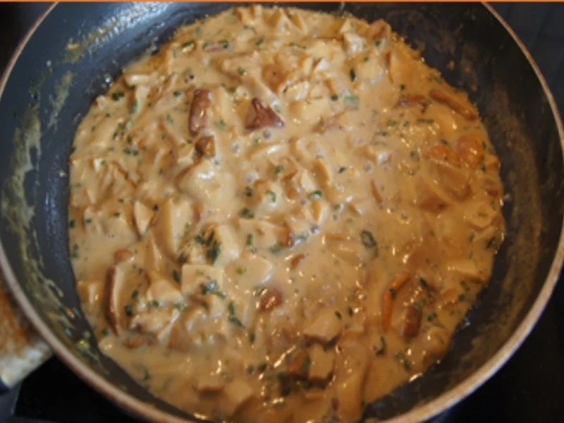 Gekochte Eier auf Rahm-Steinpilzen mit Basmatireis - Rezept - Bild Nr. 16914