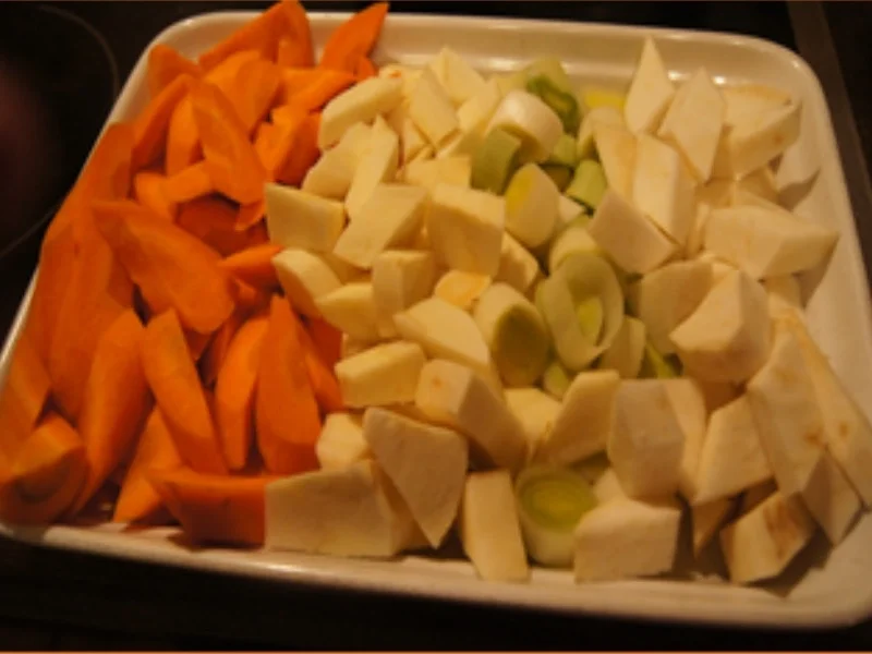 Tafelspitz mit Bouillon-Gemüse, Meerrettichsauce und Kartoffel-Bratlingen - Rezept - Bild Nr. 4