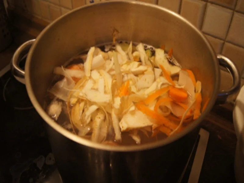 Tafelspitz mit Bouillon-Gemüse, Meerrettichsauce und Kartoffel-Bratlingen - Rezept - Bild Nr. 6