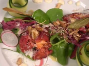 Rezept: Rote-Bete-Praline mit Ricotta-Füllung und Wildkräuter-Salat Bild Nr. 16904 Rote-Bete-Praline mit Ricotta-Füllung und Wildkräuter-Salat - Rezept - Bild Nr. 16904