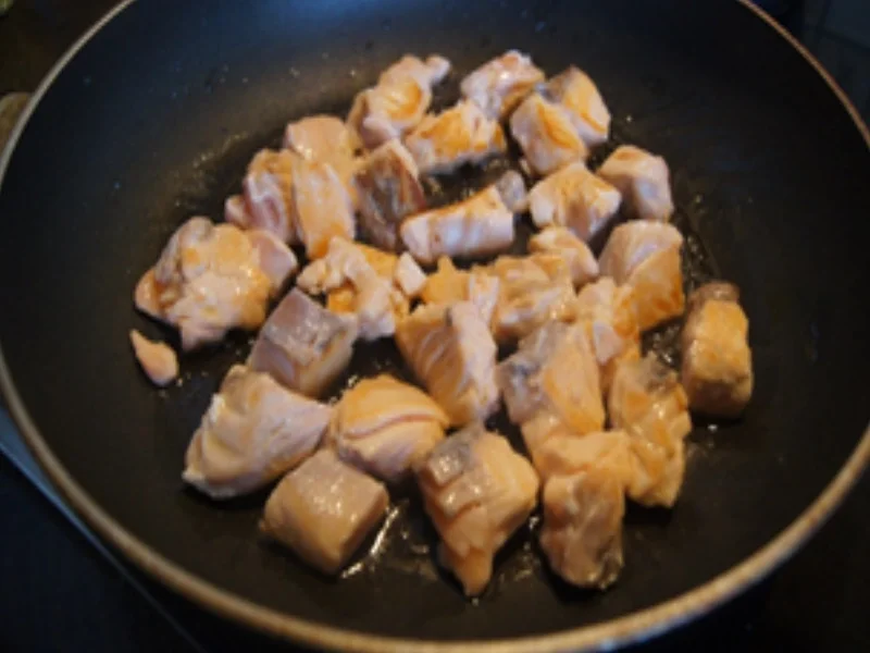 Rezept: Lachs-Gurken-Pfanne mit Pellkartoffel-Drillingen Bild Nr. 16939 Lachs-Gurken-Pfanne mit Pellkartoffel-Drillingen - Rezept - Bild Nr. 16939