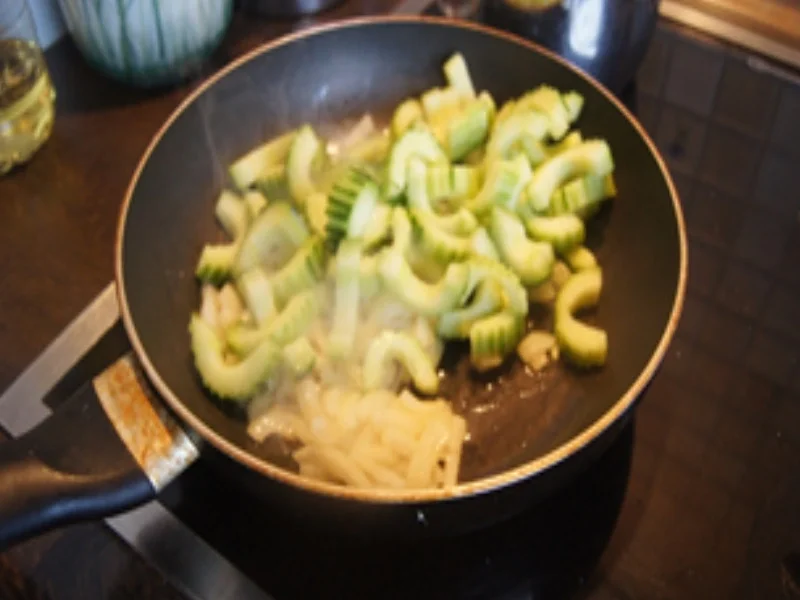 Rezept: Lachs-Gurken-Pfanne mit Pellkartoffel-Drillingen Bild Nr. 16942 Lachs-Gurken-Pfanne mit Pellkartoffel-Drillingen - Rezept - Bild Nr. 16942