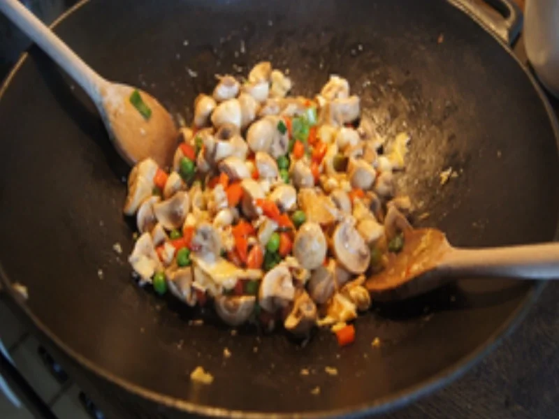 Gebratener Reis mit Ei und Gemüse - Rezept - Bild Nr. 8