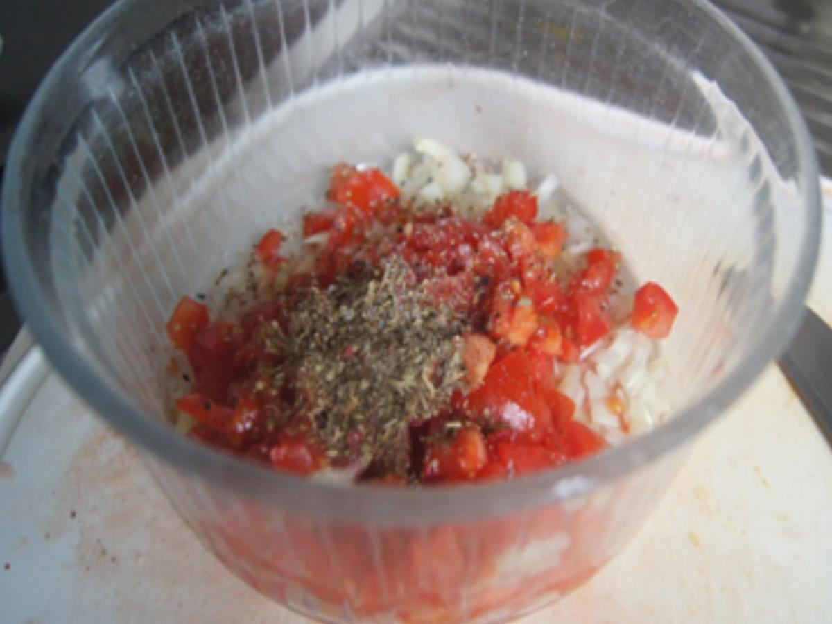 Matjesfilet-Nordischer Art mit Sylter-Sauce, Tomatensalat und Kümmel-Pellkartoffeln - Rezept - Bild Nr. 4