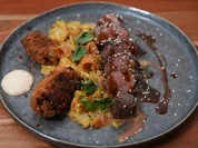 Rehrücken mit Braten-Teriyaki Soße, Korokken und China-Spitzkohl-Rahm - Rezept - Bild Nr. 16931