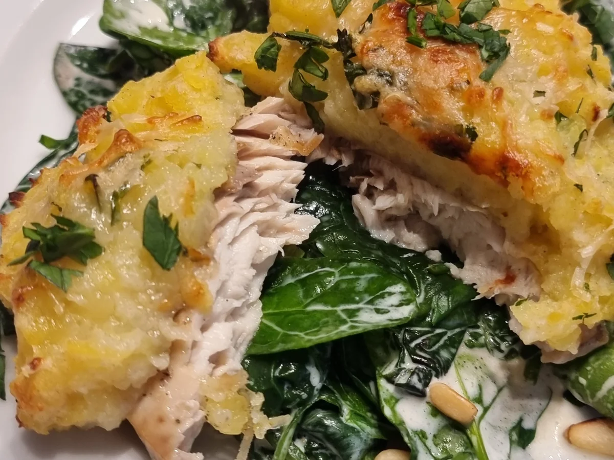 Rezept: Wildlachsfilet mit Kartoffelkruste auf Spinat Bild Nr. 16931 Wildlachsfilet mit Kartoffelkruste auf Spinat - Rezept - Bild Nr. 16931