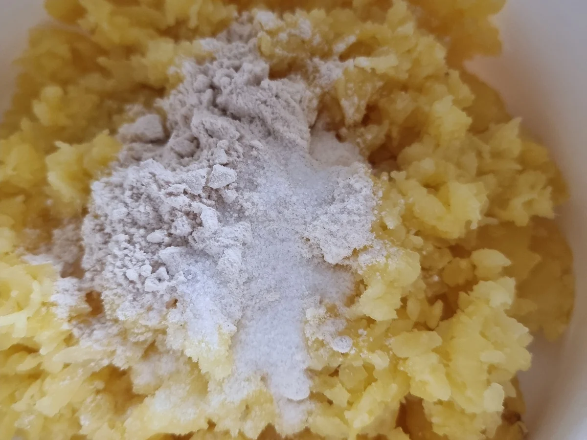 Rezept: Wildlachsfilet mit Kartoffelkruste auf Spinat Bild Nr. 16934 Wildlachsfilet mit Kartoffelkruste auf Spinat - Rezept - Bild Nr. 16934