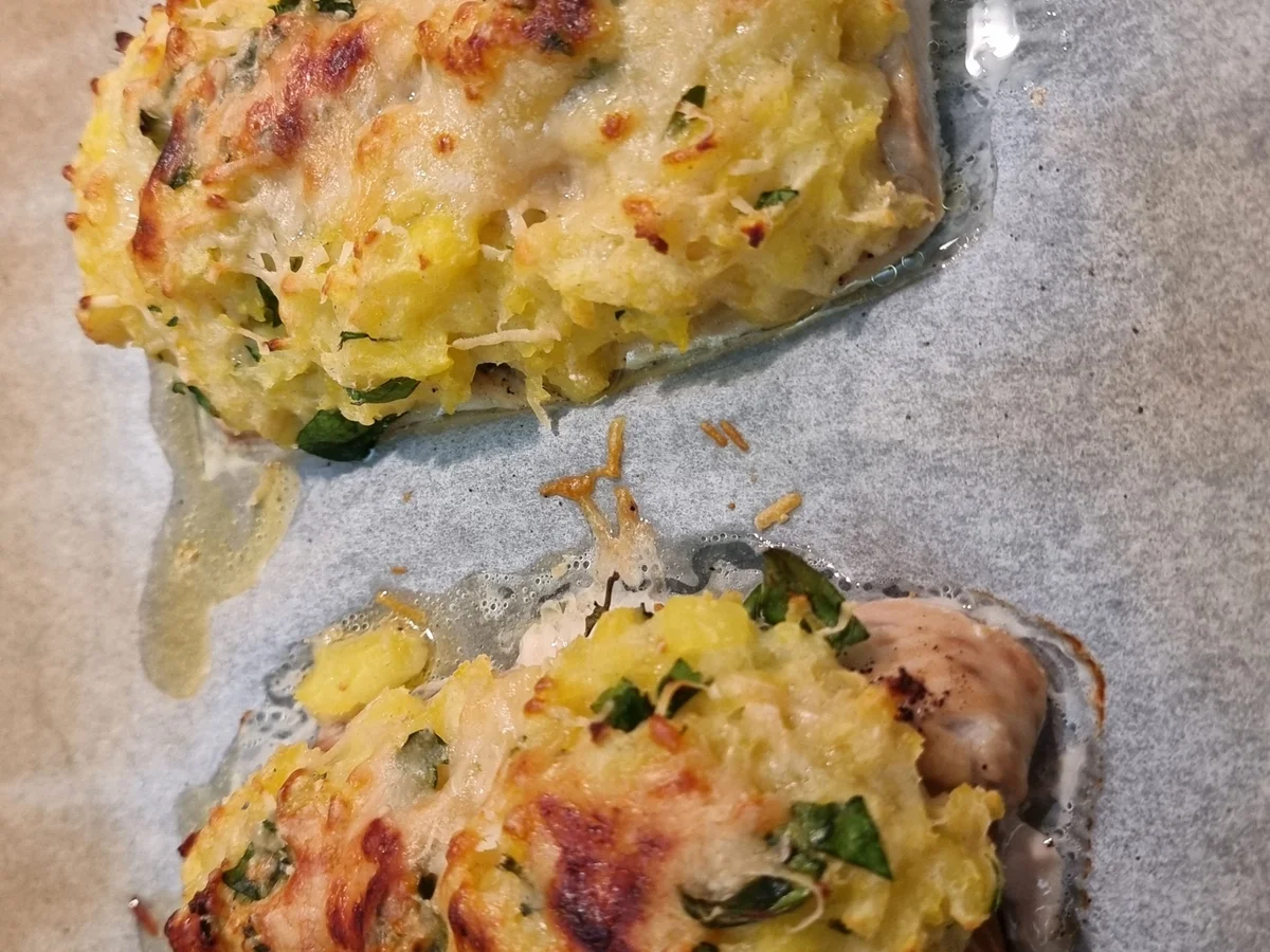 Rezept: Wildlachsfilet mit Kartoffelkruste auf Spinat Bild Nr. 16940 Wildlachsfilet mit Kartoffelkruste auf Spinat - Rezept - Bild Nr. 16940