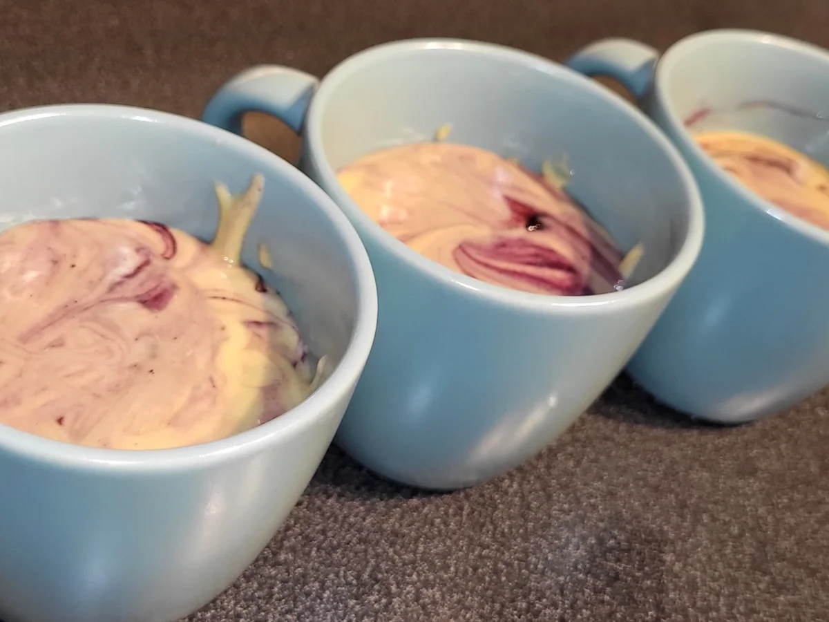 Rezept: BiNe` S BLAUBEER JOGHURT TASSENKUCHEN Bild Nr. 2 BiNe` S BLAUBEER JOGHURT TASSENKUCHEN - Rezept - Bild Nr. 2