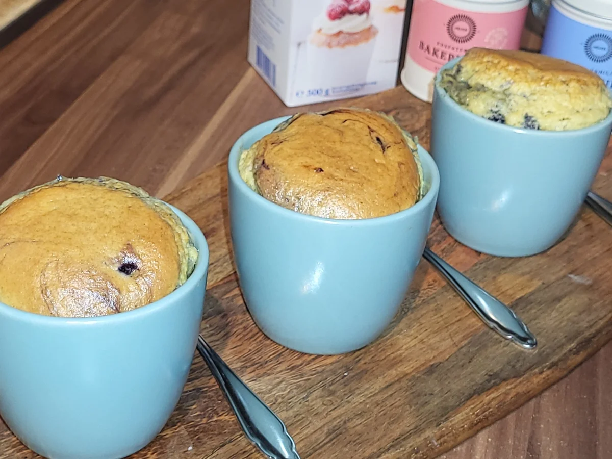 Rezept: BiNe` S BLAUBEER JOGHURT TASSENKUCHEN Bild Nr. 3 BiNe` S BLAUBEER JOGHURT TASSENKUCHEN - Rezept - Bild Nr. 3