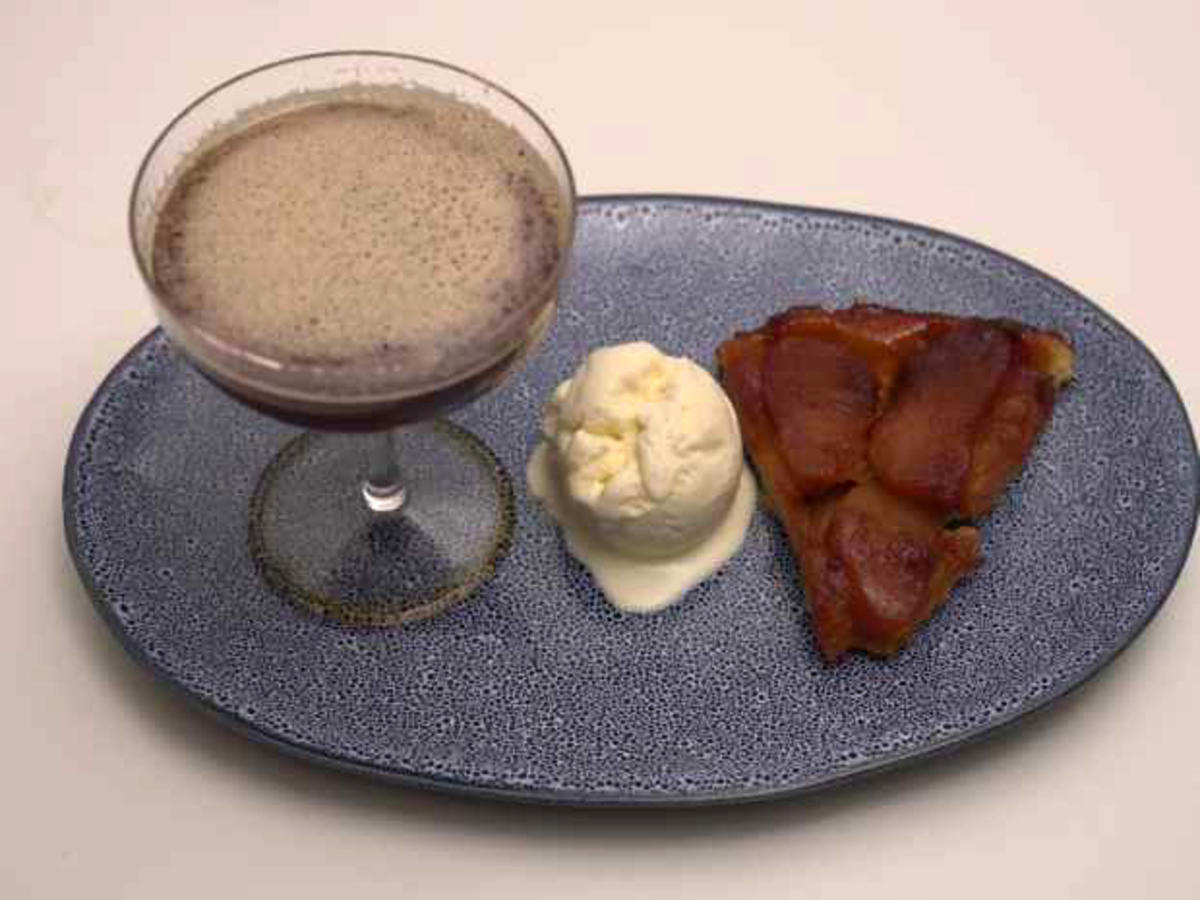 Tarte Tatin mit Vanilleeis und Espresso Martini - Rezept - Bild Nr. 3