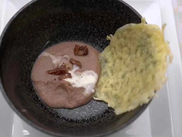 Rezept: Apfel-Maronencremesuppe mit Strumpa Cracker und Nüssen Bild Nr. 3 Apfel-Maronencremesuppe mit Strumpa Cracker und Nüssen - Rezept - Bild Nr. 3