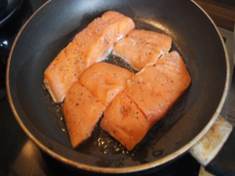 Lachsfilet mit Brokkoli und Curryreis - Rezept - Bild Nr. 4