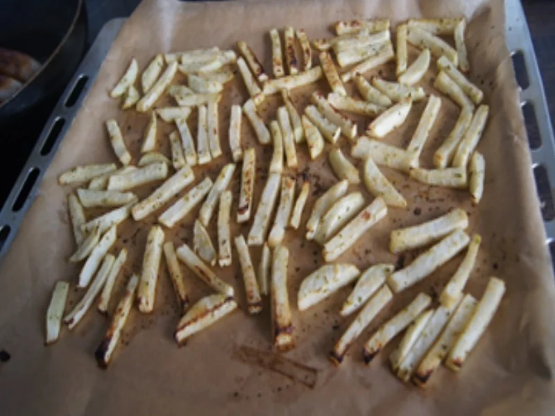 Rezept: Thüringer Rostbratwurst mit Kohlrabi-Pommes Bild Nr. 16943 Thüringer Rostbratwurst mit Kohlrabi-Pommes - Rezept - Bild Nr. 16943