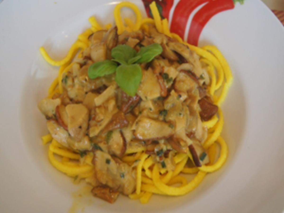 Spätzle mit Rahm-Steinpilzsauce - Rezept - kochbar.de