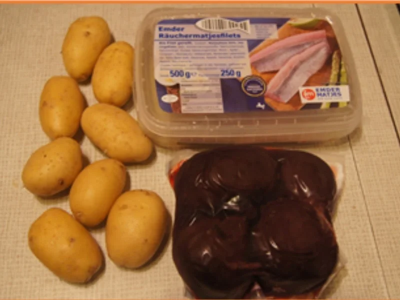 Rezept: Räuchermatjesfilet mit Rote-Bete-Sala und Kümmel-Pellkartoffeln Bild Nr. 16934 Räuchermatjesfilet mit Rote-Bete-Sala und Kümmel-Pellkartoffeln - Rezept - Bild Nr. 16934