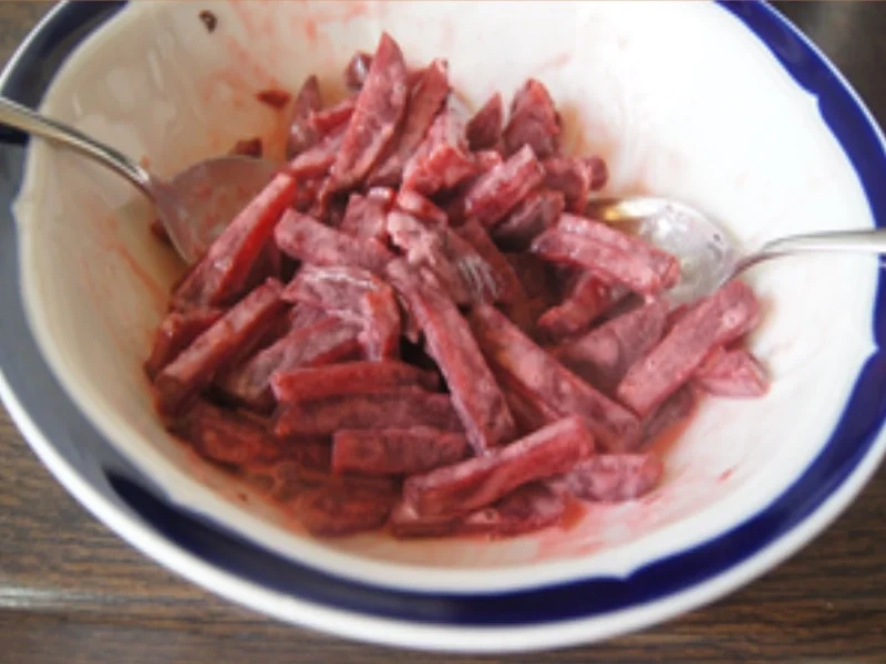 Rezept: Räuchermatjesfilet mit Rote-Bete-Sala und Kümmel-Pellkartoffeln Bild Nr. 16939 Räuchermatjesfilet mit Rote-Bete-Sala und Kümmel-Pellkartoffeln - Rezept - Bild Nr. 16939