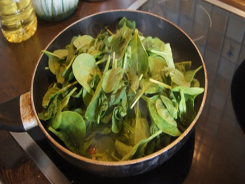 Schnitzelchen und Baby-Spinat mit Mozzarella - Rezept - Bild Nr. 16951