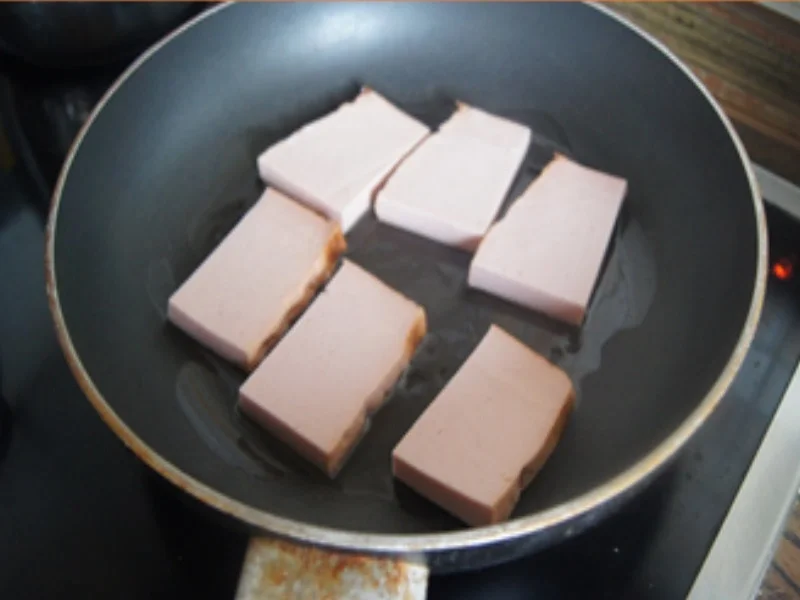 Rezept: Leberkäse mitgrünen Bohnen und Kartoffelstampf Bild Nr. 4 Leberkäse mitgrünen Bohnen und Kartoffelstampf - Rezept - Bild Nr. 4