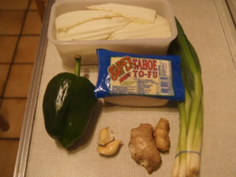 Rezept: Pfannengerührter Chinakohl mit grüner Paprika und Tofu Bild Nr. 16936 Pfannengerührter Chinakohl mit grüner Paprika und Tofu - Rezept - Bild Nr. 16936