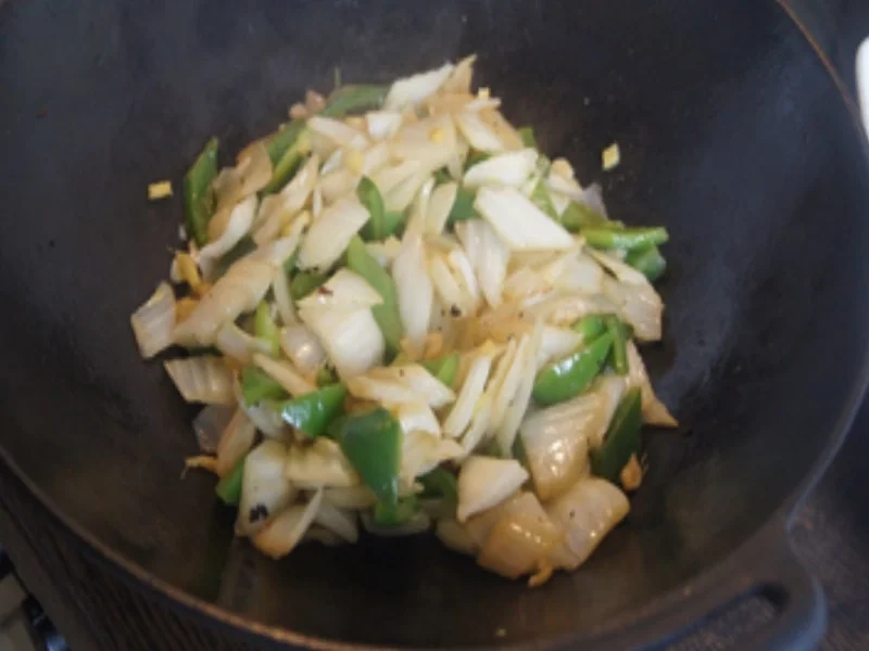 Rezept: Pfannengerührter Chinakohl mit grüner Paprika und Tofu Bild Nr. 16945 Pfannengerührter Chinakohl mit grüner Paprika und Tofu - Rezept - Bild Nr. 16945