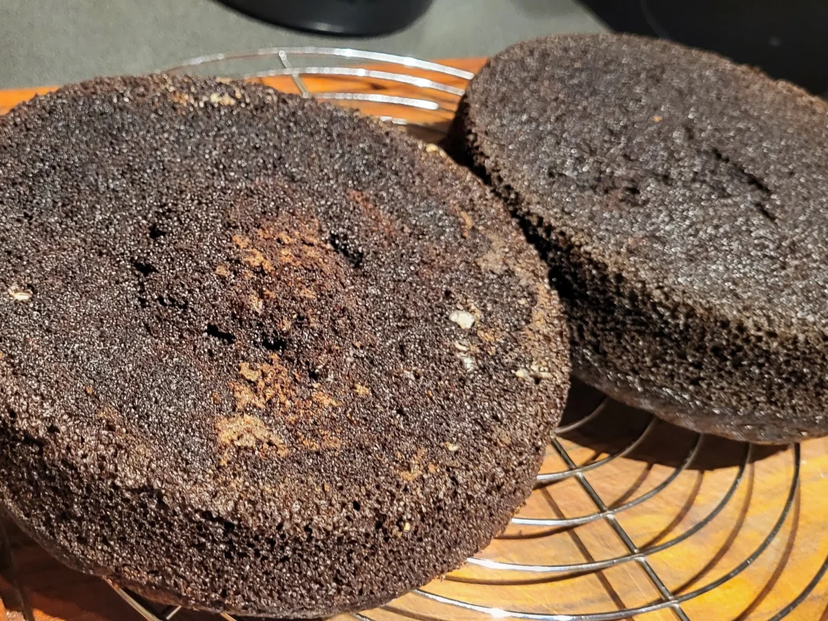 Rezept: BiNe` S ERDBEER - SCHOKOTORTE Bild Nr. 2 BiNe` S ERDBEER - SCHOKOTORTE - Rezept - Bild Nr. 2