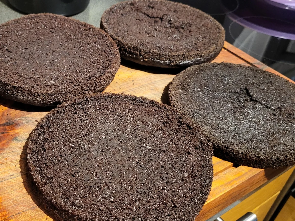 Rezept: BiNe` S ERDBEER - SCHOKOTORTE Bild Nr. 3 BiNe` S ERDBEER - SCHOKOTORTE - Rezept - Bild Nr. 3