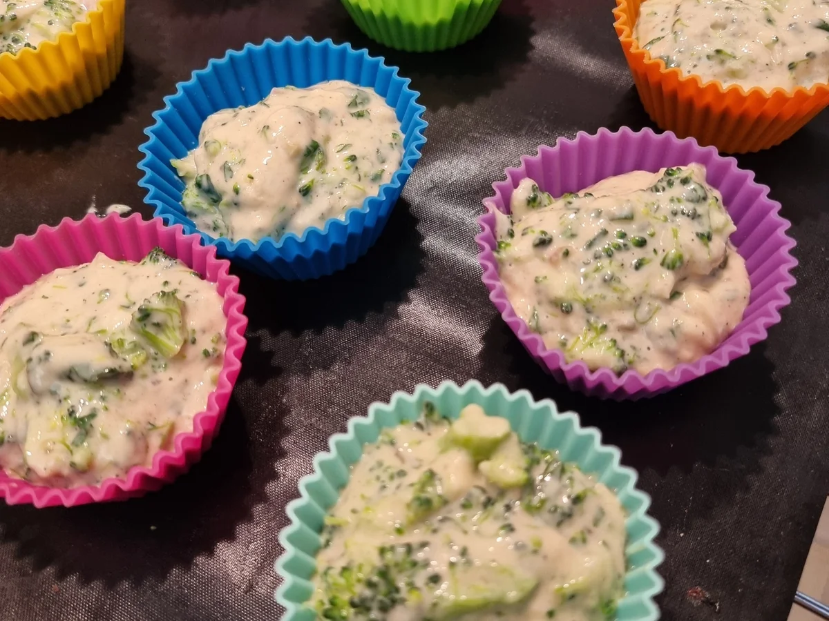 Rezept: Brokkoli-Käse-Muffins Bild Nr. 16951 Brokkoli-Käse-Muffins - Rezept - Bild Nr. 16951