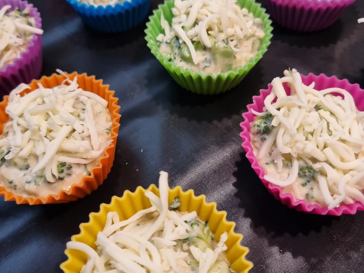 Rezept: Brokkoli-Käse-Muffins Bild Nr. 16952 Brokkoli-Käse-Muffins - Rezept - Bild Nr. 16952