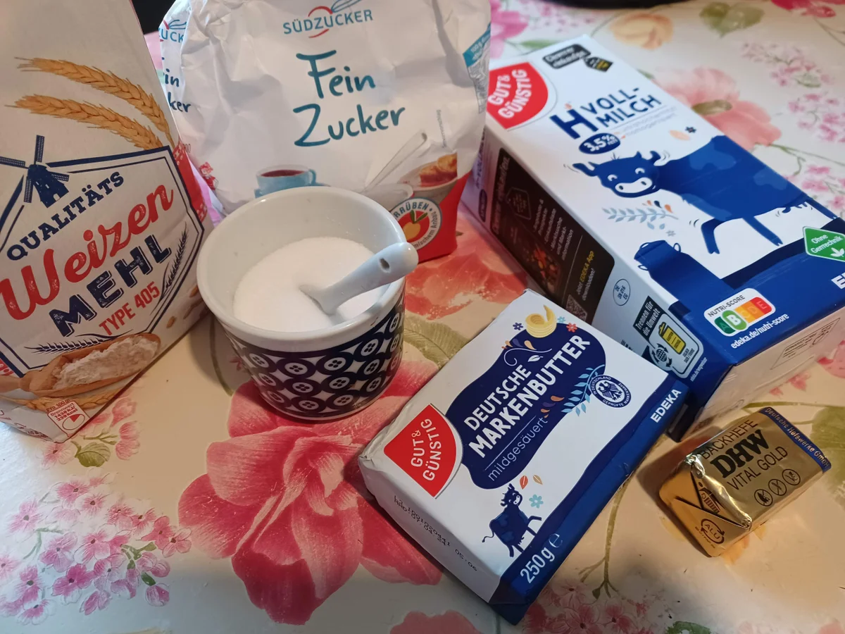 Hefeklöße mit Kirschsoße - Rezept - Bild Nr. 16940